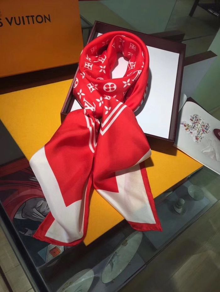 Louis Vuitton Scarf LVS00122